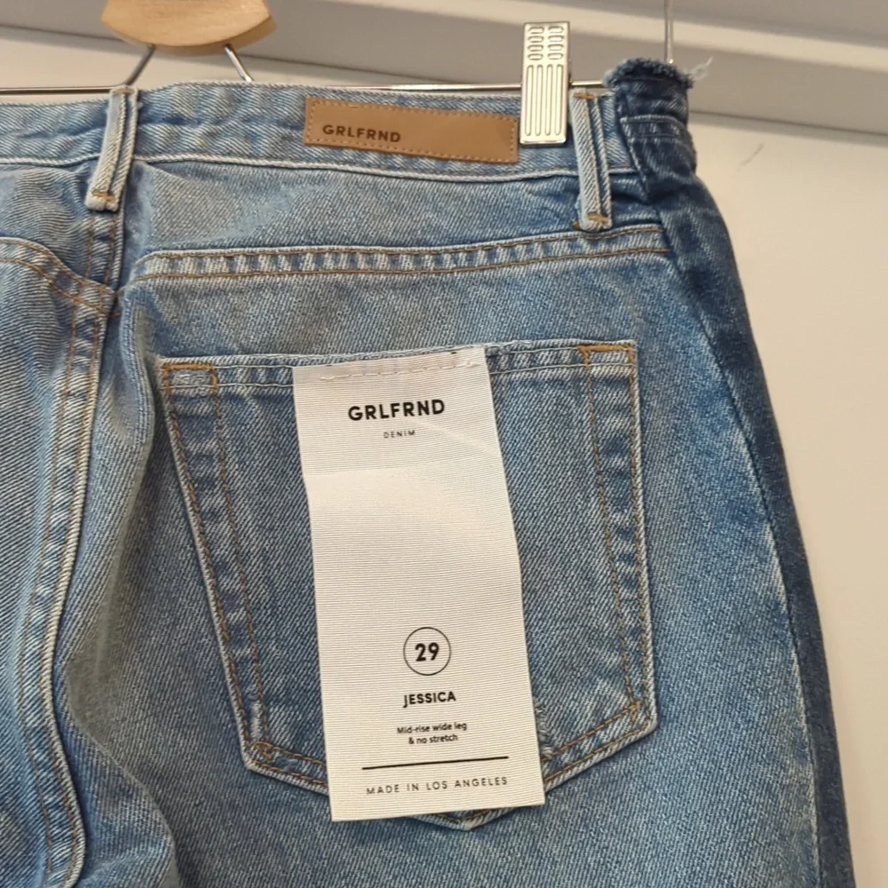 NWT GRLFRND Jessica Mid Rise Wide Leg Denim Jeans 29 in Heartbreak Hotel